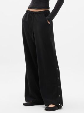 Athleta Black MVP Snap Pants